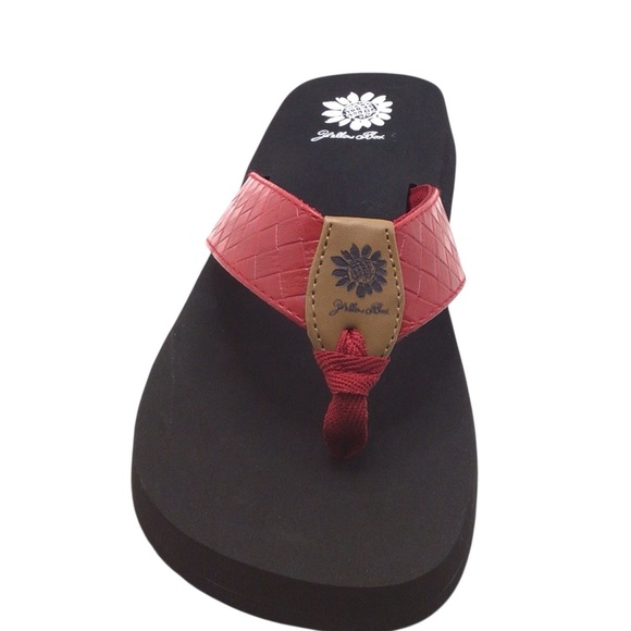 Yellow Box Women’s Cocoa Red Flip Flop Sandal Size 9.5 - Picture 2 of 8